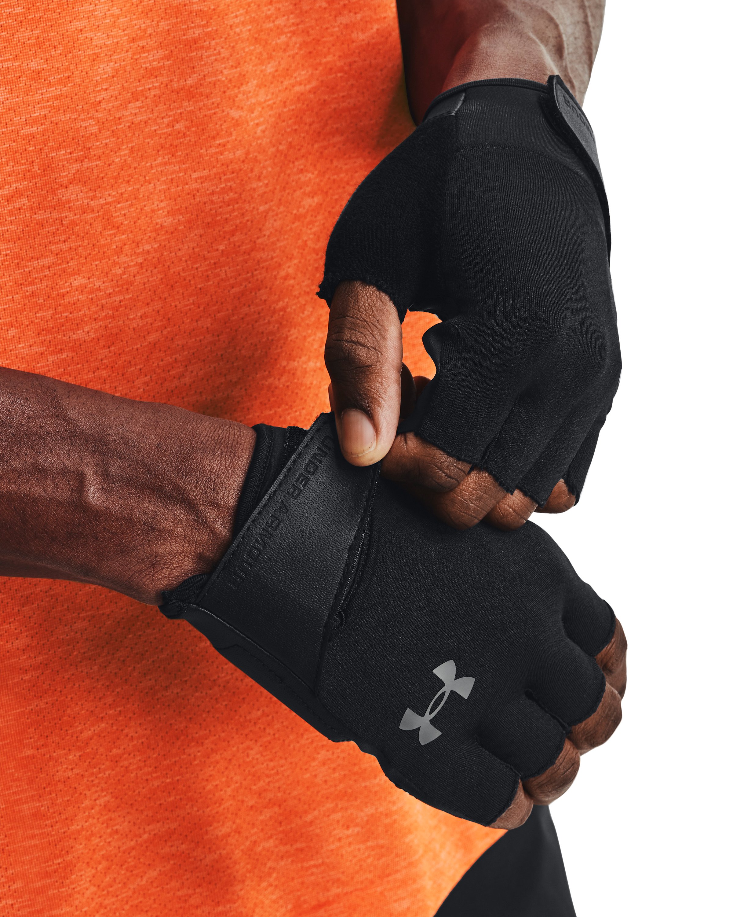UA Training Men's Gloves 4