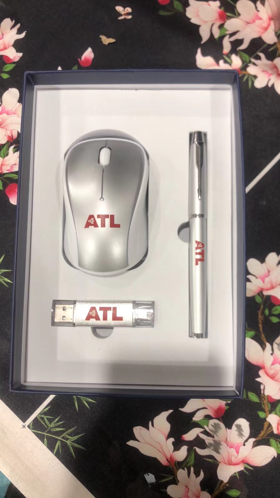 Executive Tech Trio — Wireless Mouse, Pen & USB 5
