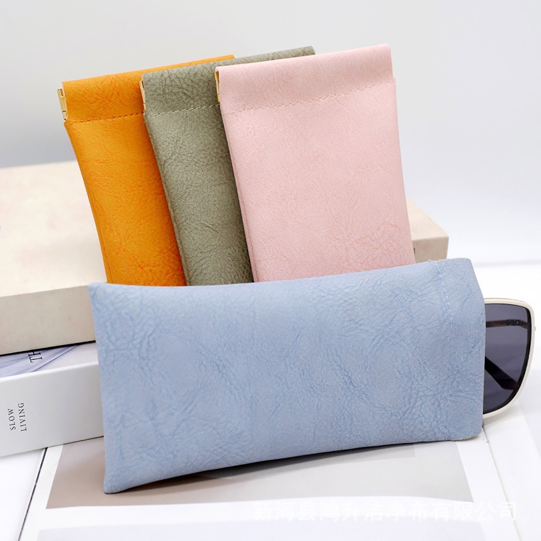 Leather Top Squeeze Sunglasses Pouch 3