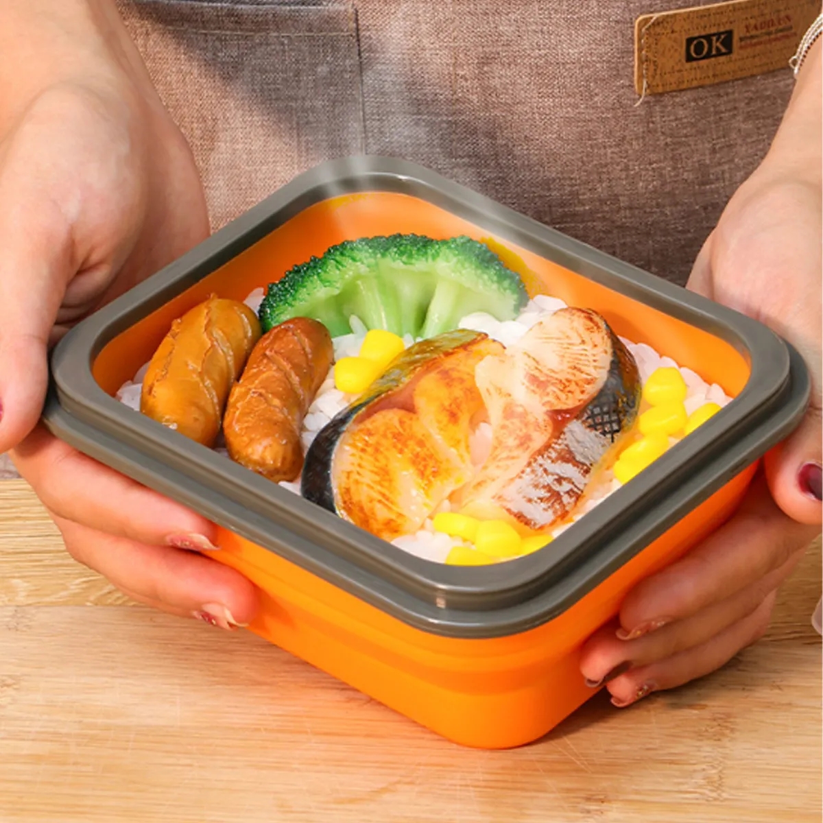 Foldable Silicone Lunch Box with Utensil Set 3