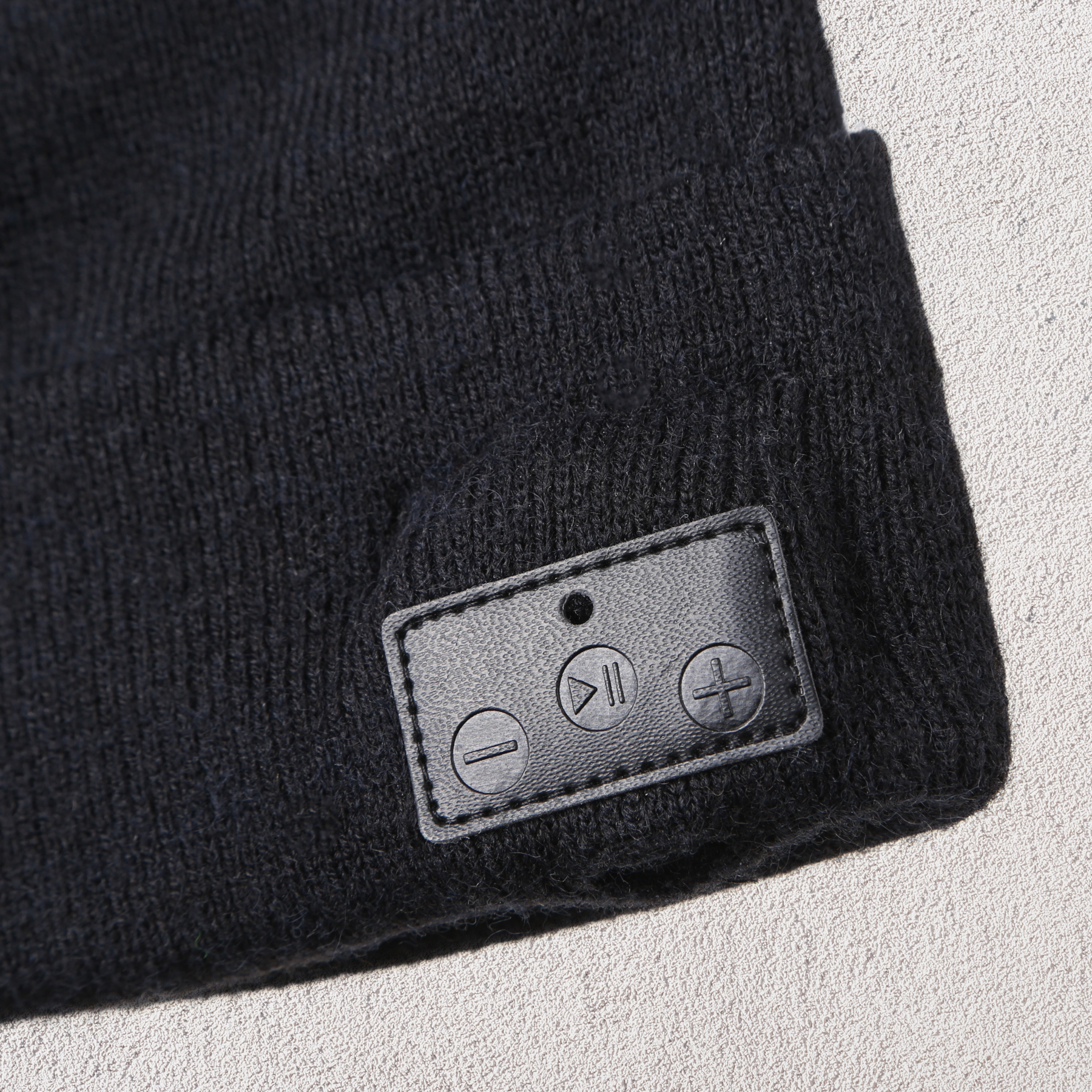 Tunezie Wireless Earbud Beanie 4