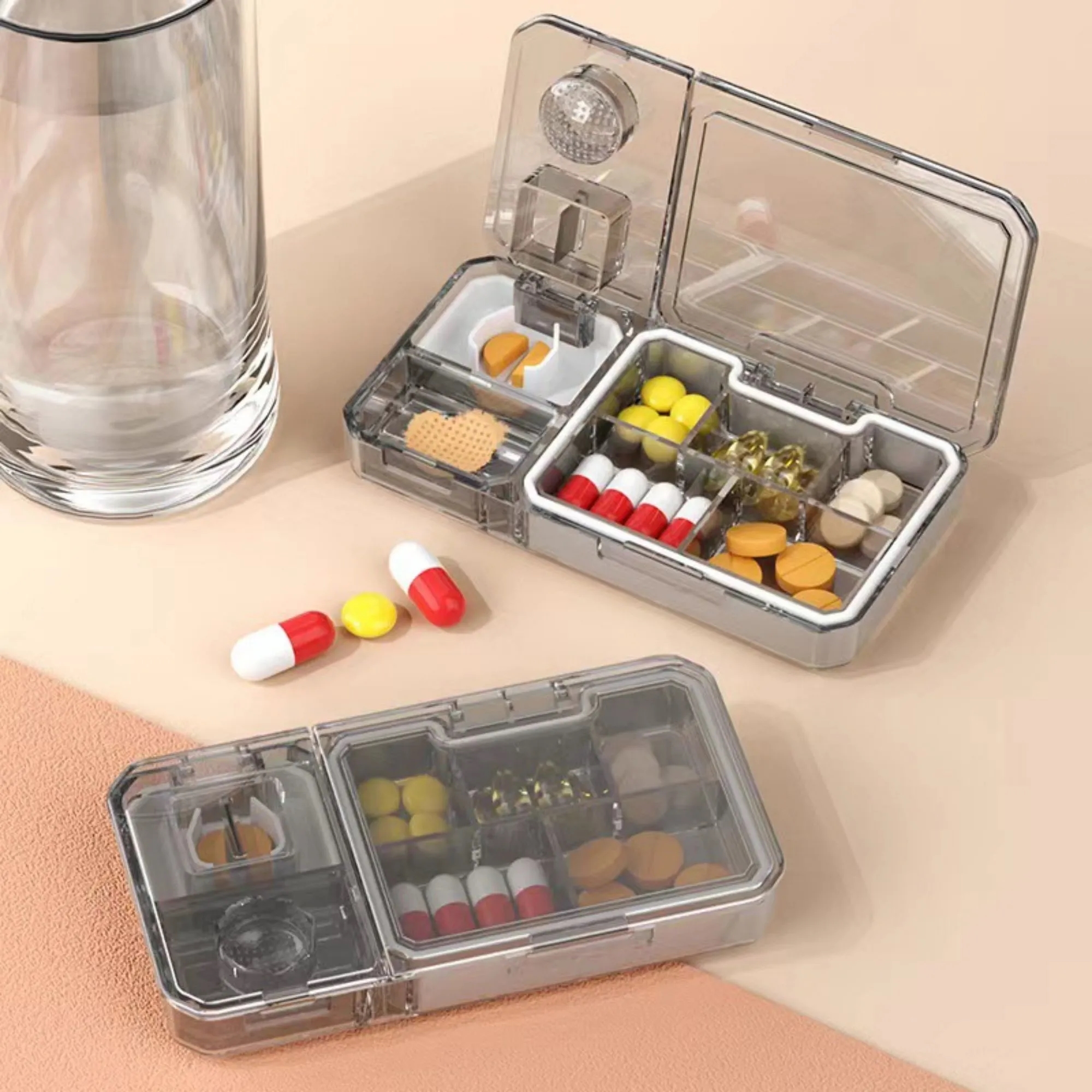 Portable seven-day pill dispenserseven-day pill dispenser 1