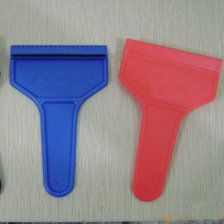 Ice Scraper 1