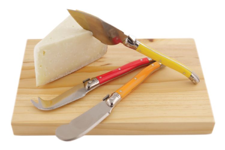 True® Sunnyside™: Cheese Knives & Cutting Board 2