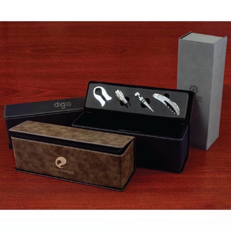 Leatherette Wine Tool Set & Bottle Case 1