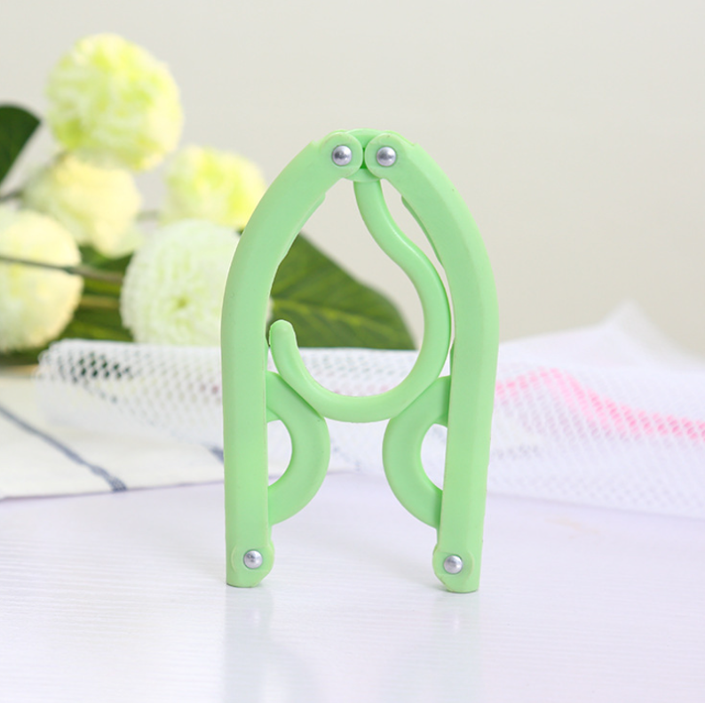 Folding Hanger 4