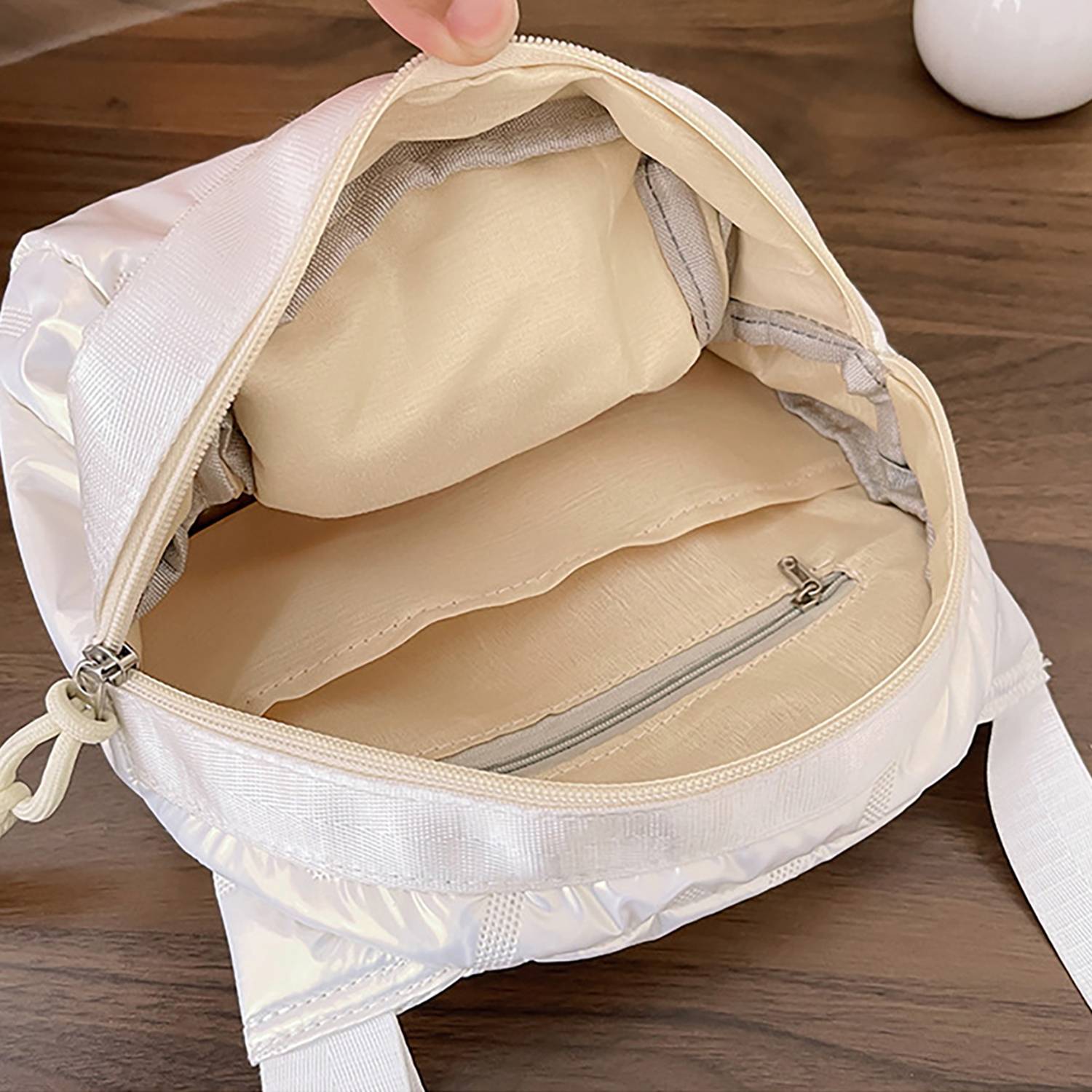 Comfortable Shell-Shaped Crossbody Bag 6