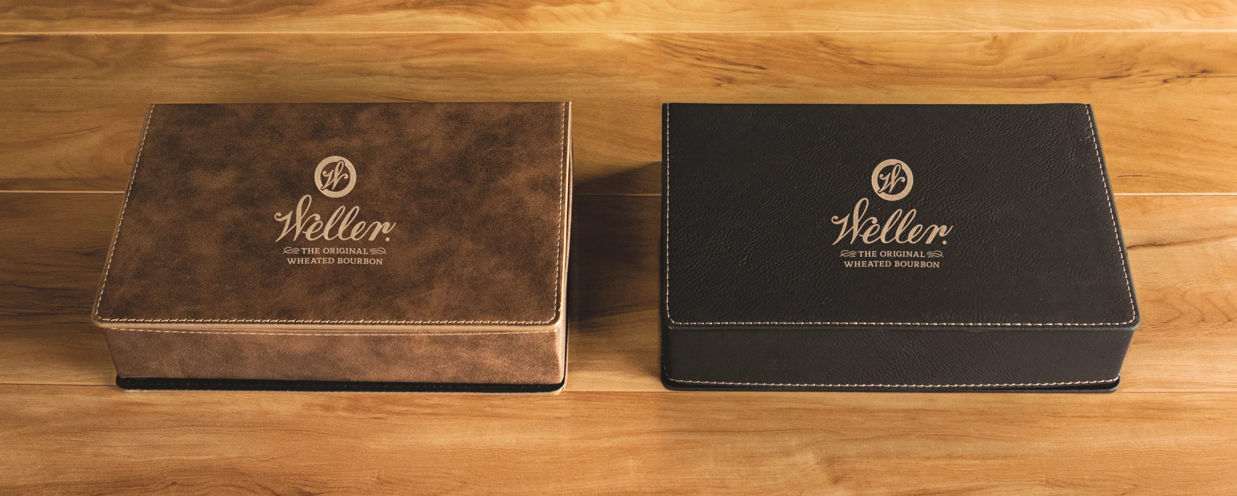 Leatherette Flask Set
