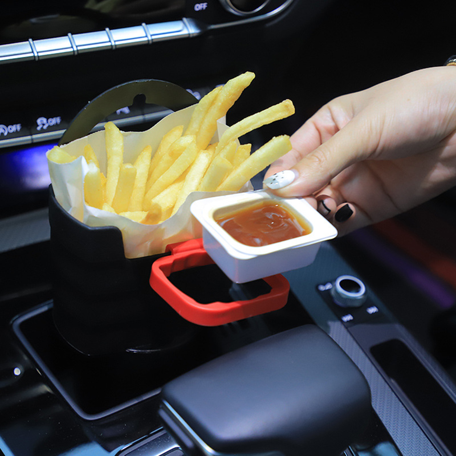 An In-Car Sauce Holder For Ketchup And Dipping Clip 7