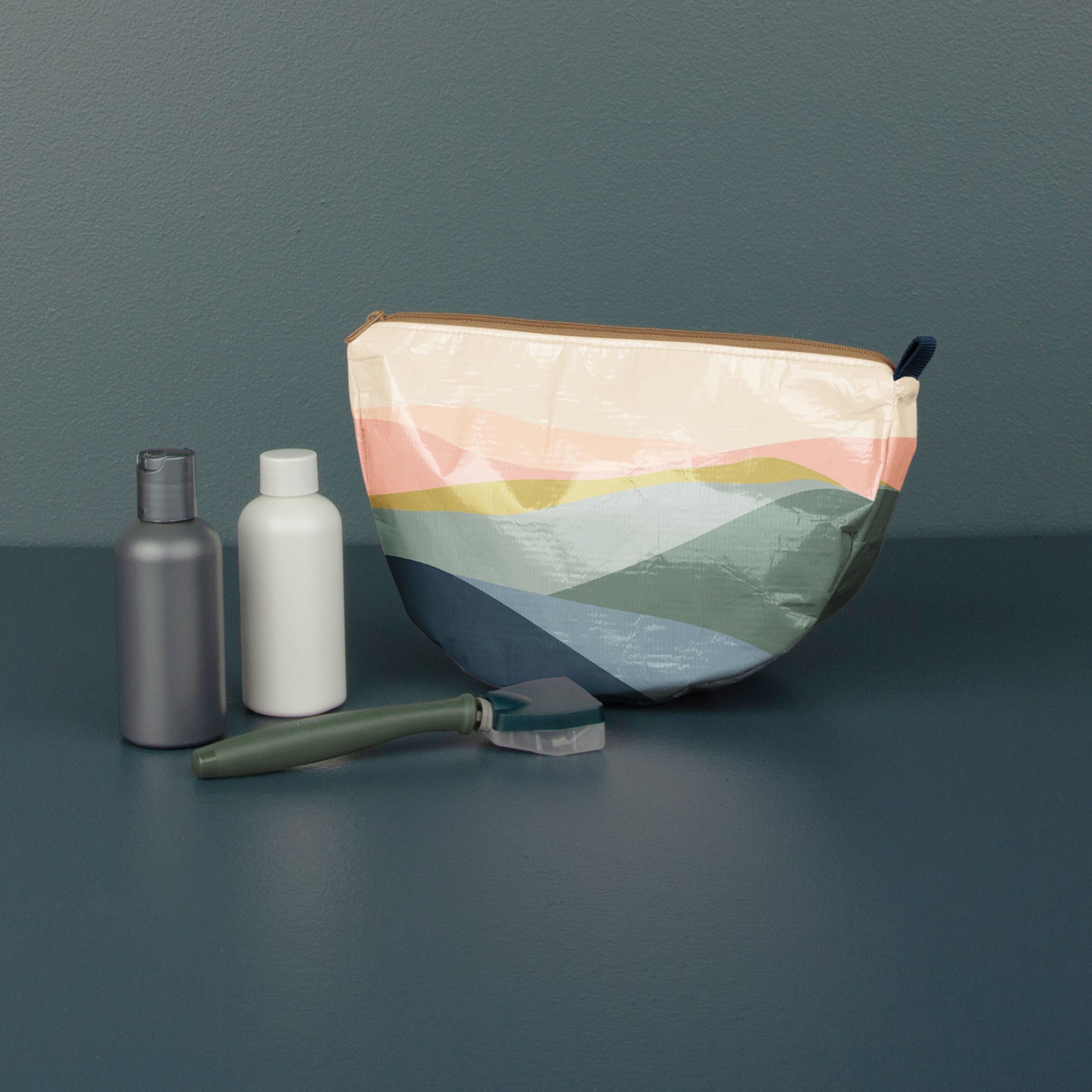 WEDGE POUCH - LAMINATED NON-WOVEN RPET