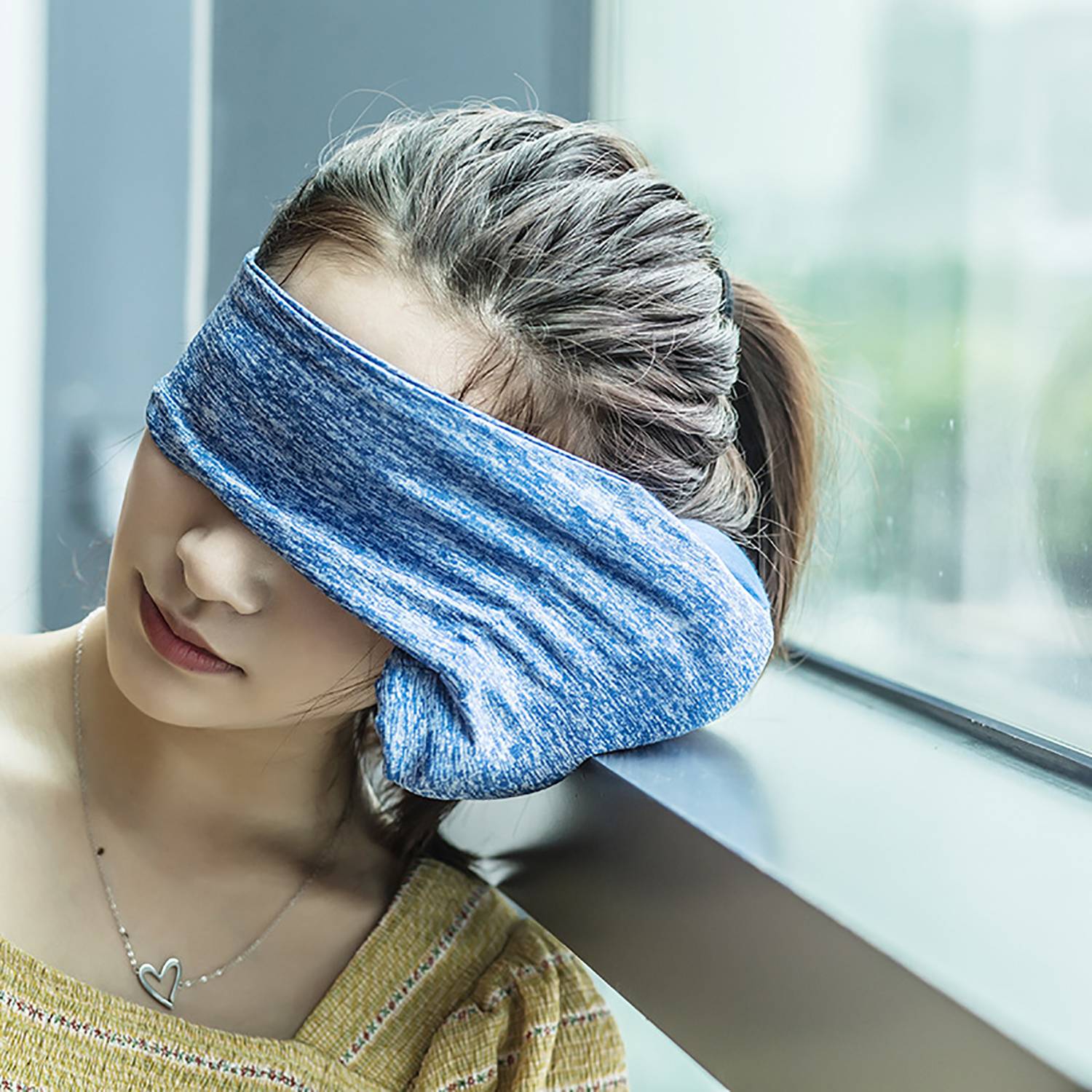 2-in-1 Travel Pillow & Eye Mask 3