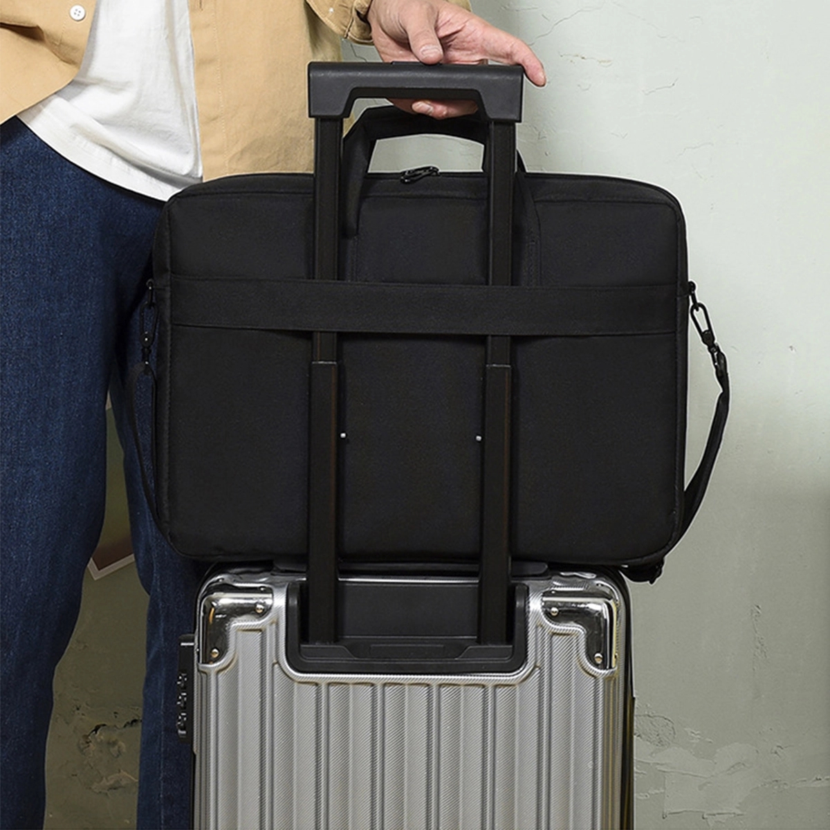 15 Inch Laptop Messenger Bag Fixed On Suitcase 3
