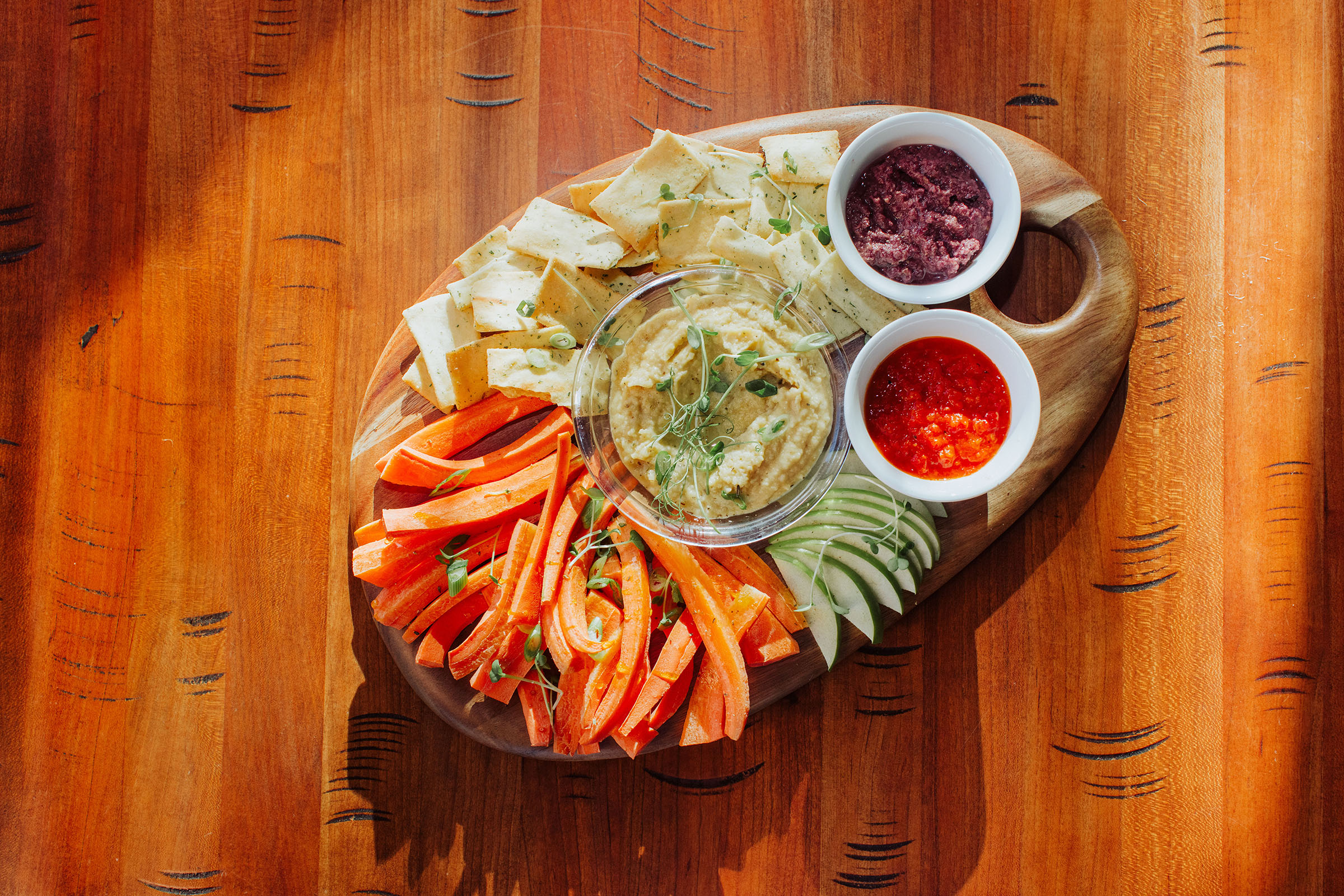 Pebble Shaped Acacia Serving Board 15" x 10" 1