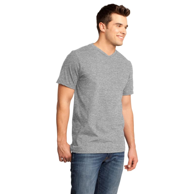 District Very Important Tee V-Neck. 20