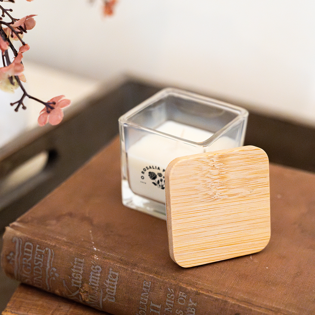 Mini Candle With Bamboo Lid 1