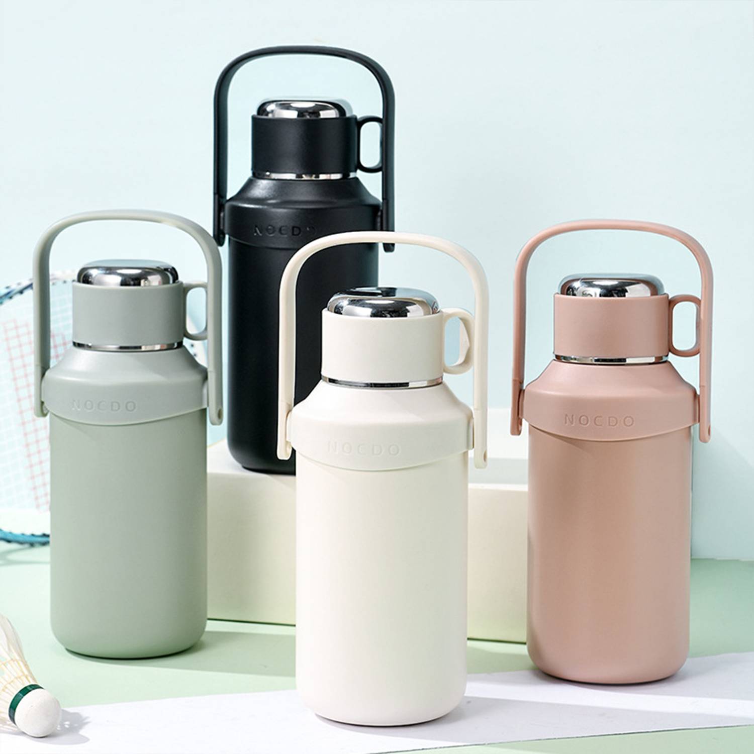 41oz White Insulated wattle bottle with a top handle 3