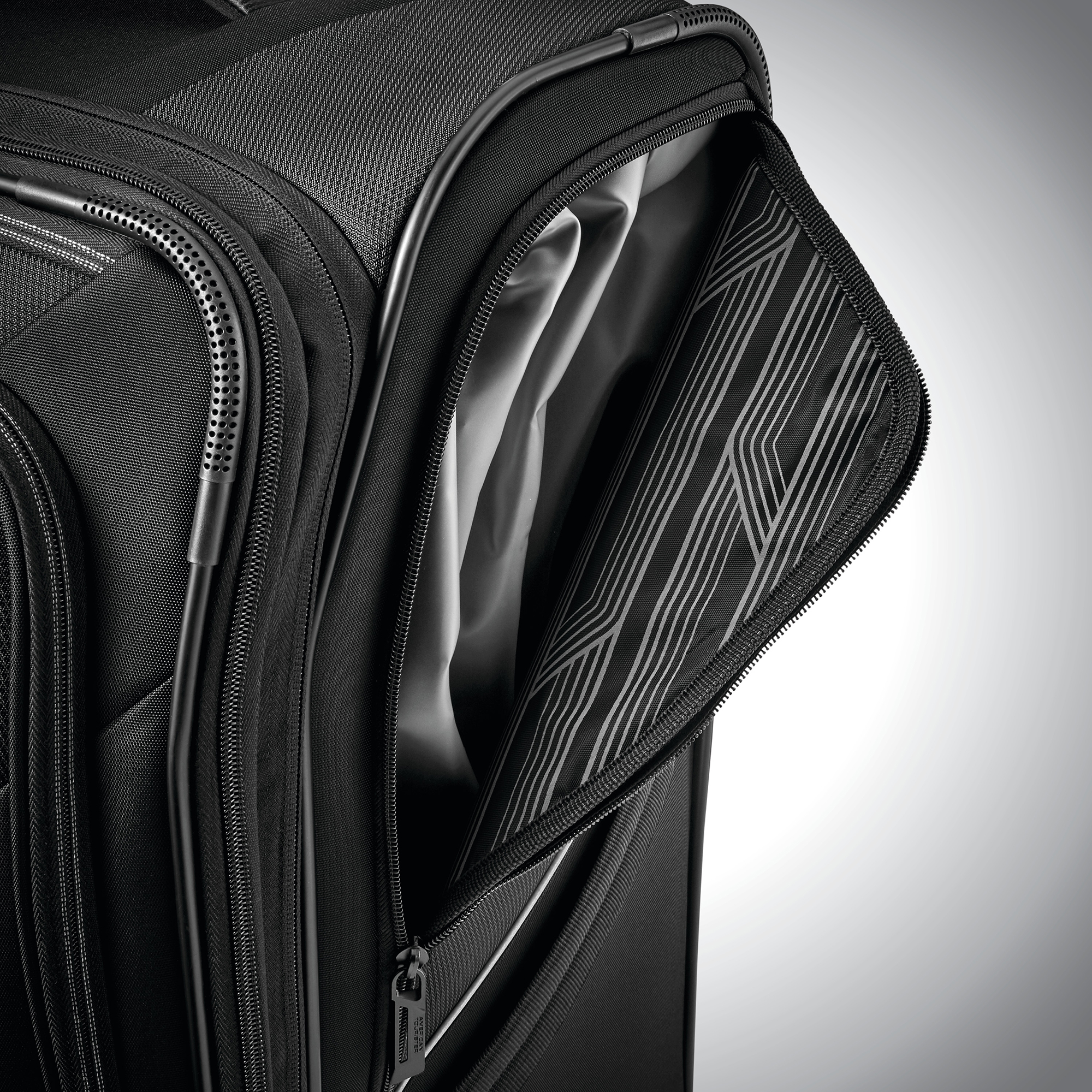 American Tourister® Zoom Turbo 20" Spinner Carry-On 3
