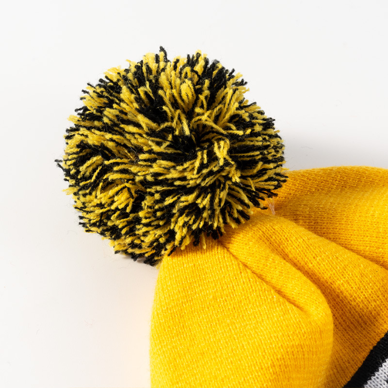 Acrylic Knit Cap With Fur Ball 4