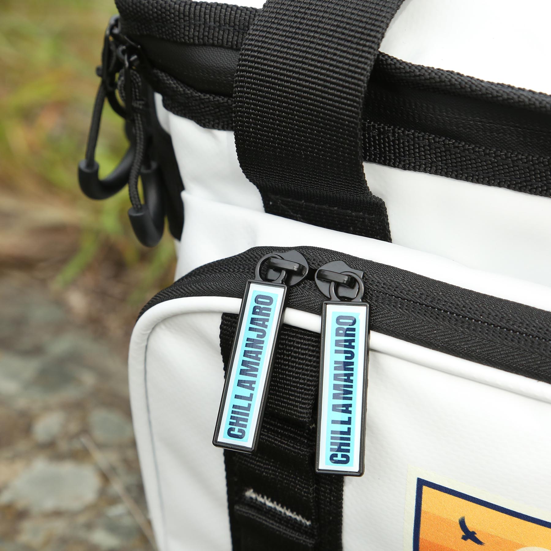 Chillamanjaro™ 12 Can Plateau Cooler Bag 8