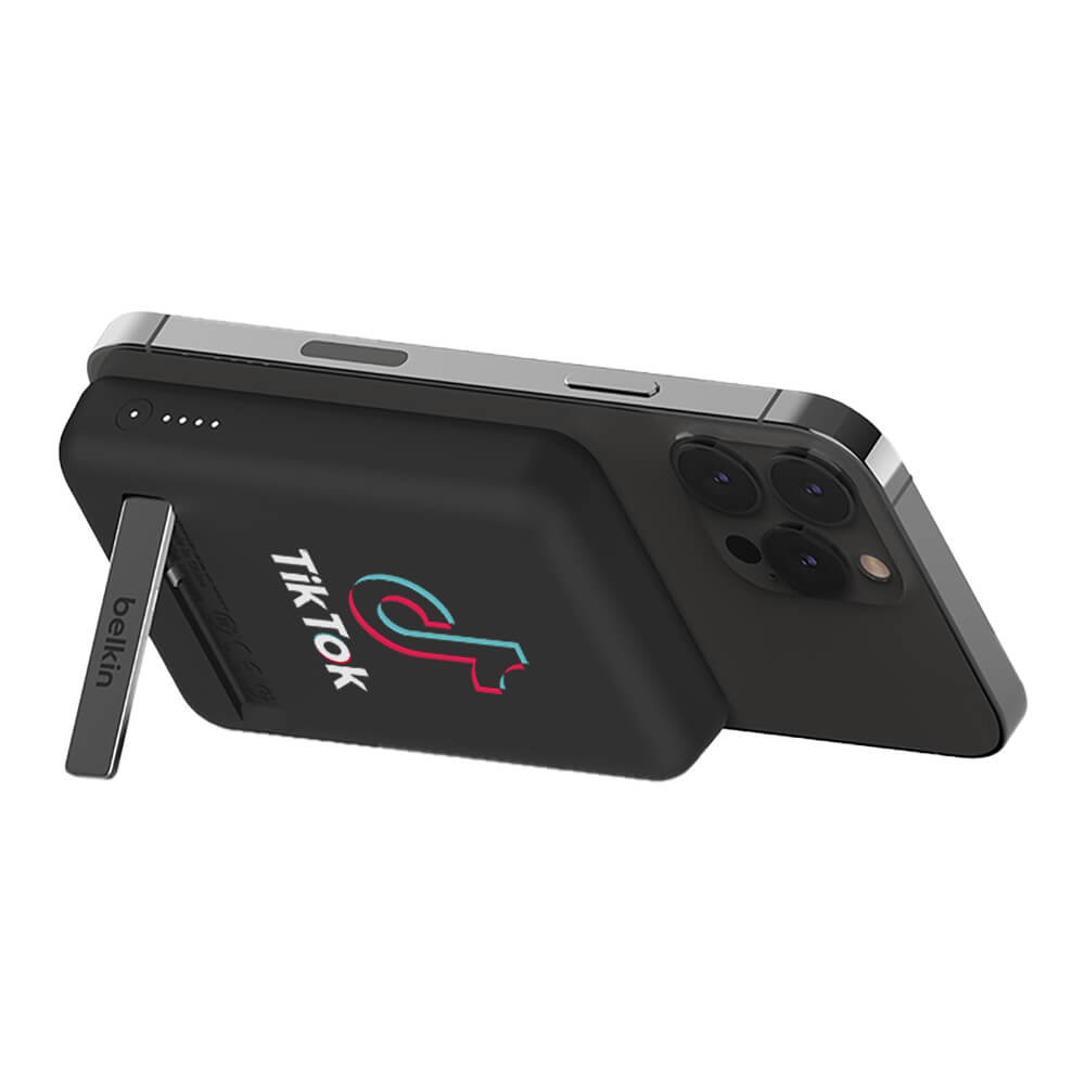 Belkin BoostCharge Magnetic Wireless Power Bank 5K + Stand 8