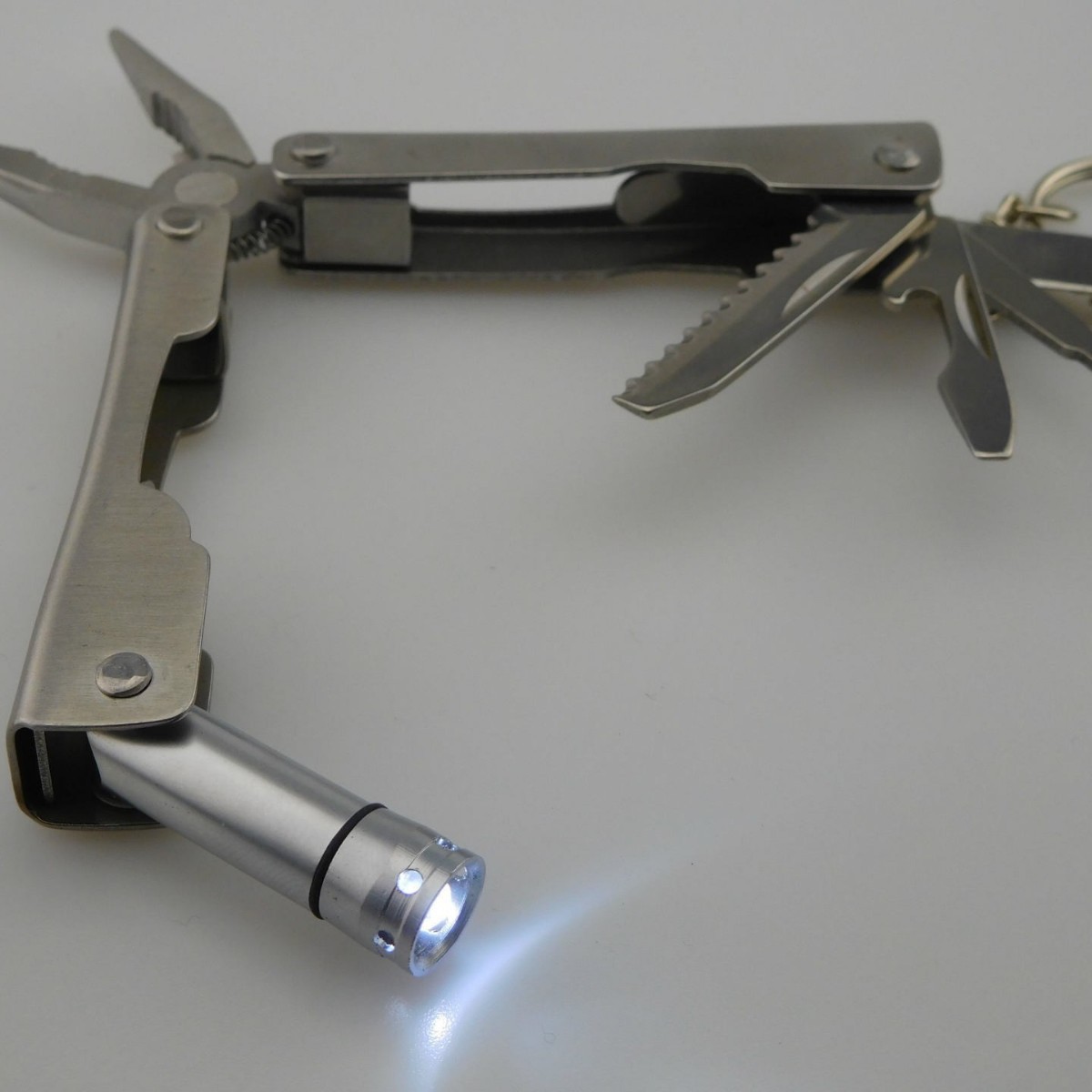 Multi Functional Pocket Pliers With Flashlight 5