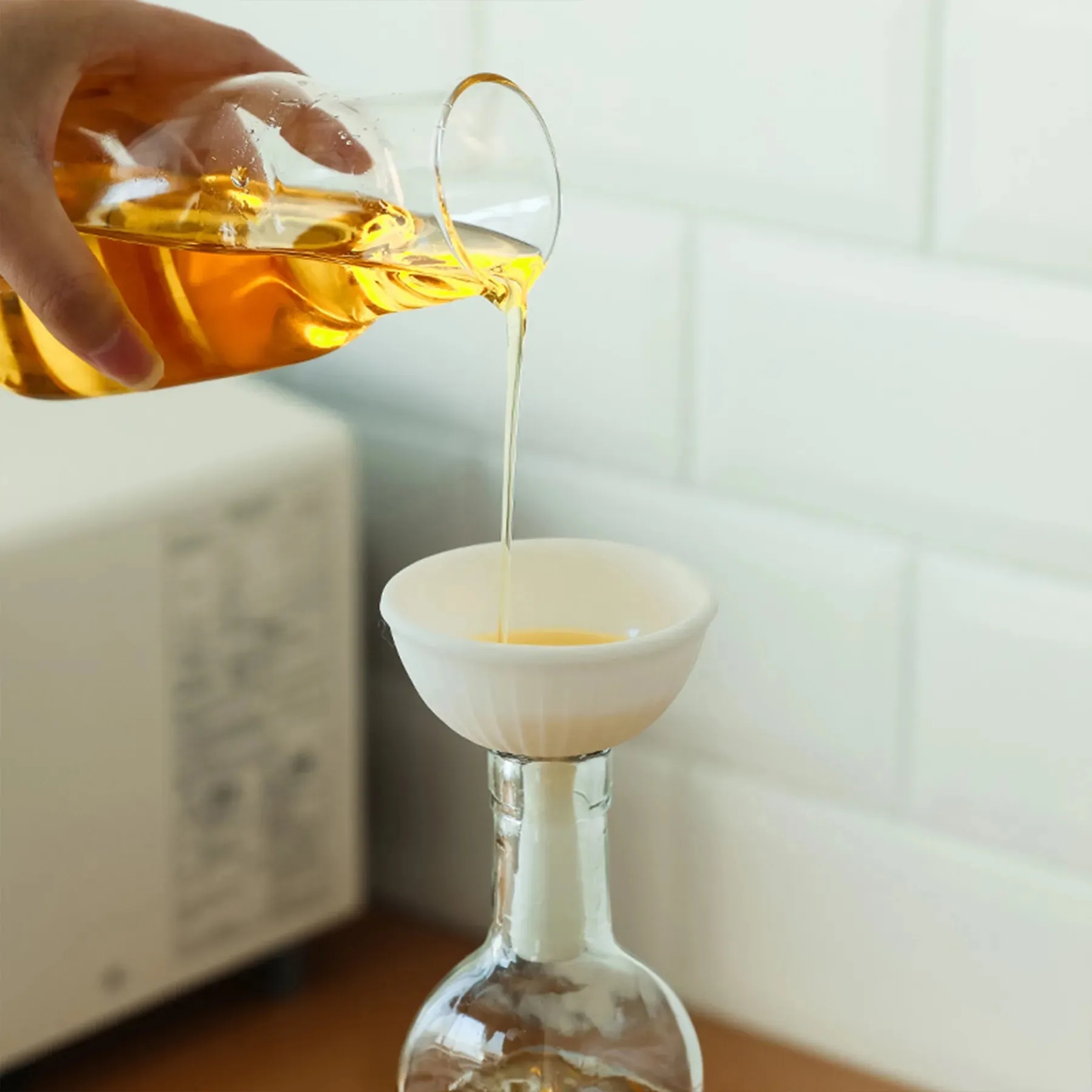 Silicone Kitchen liquid dispensing funnel 2