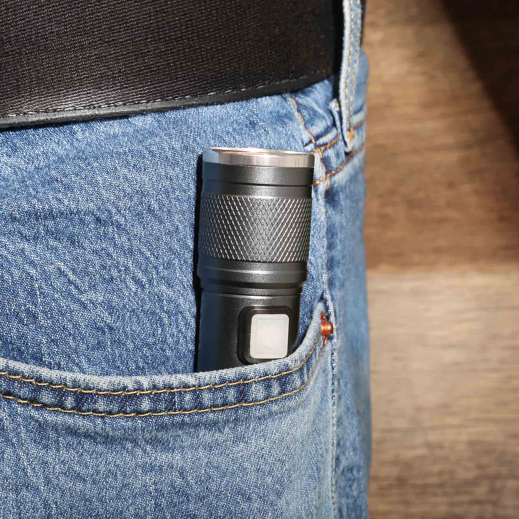 reNew Rechargeable COB Pocket Flashlight 4