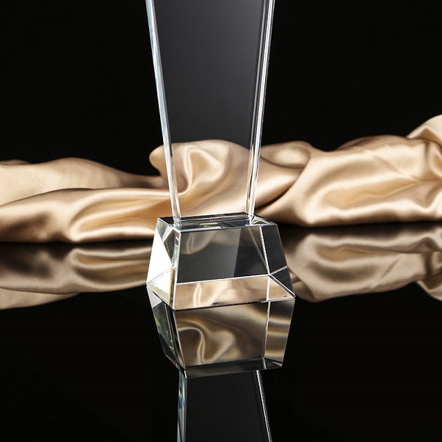 Crystal Trophy A19-124 2