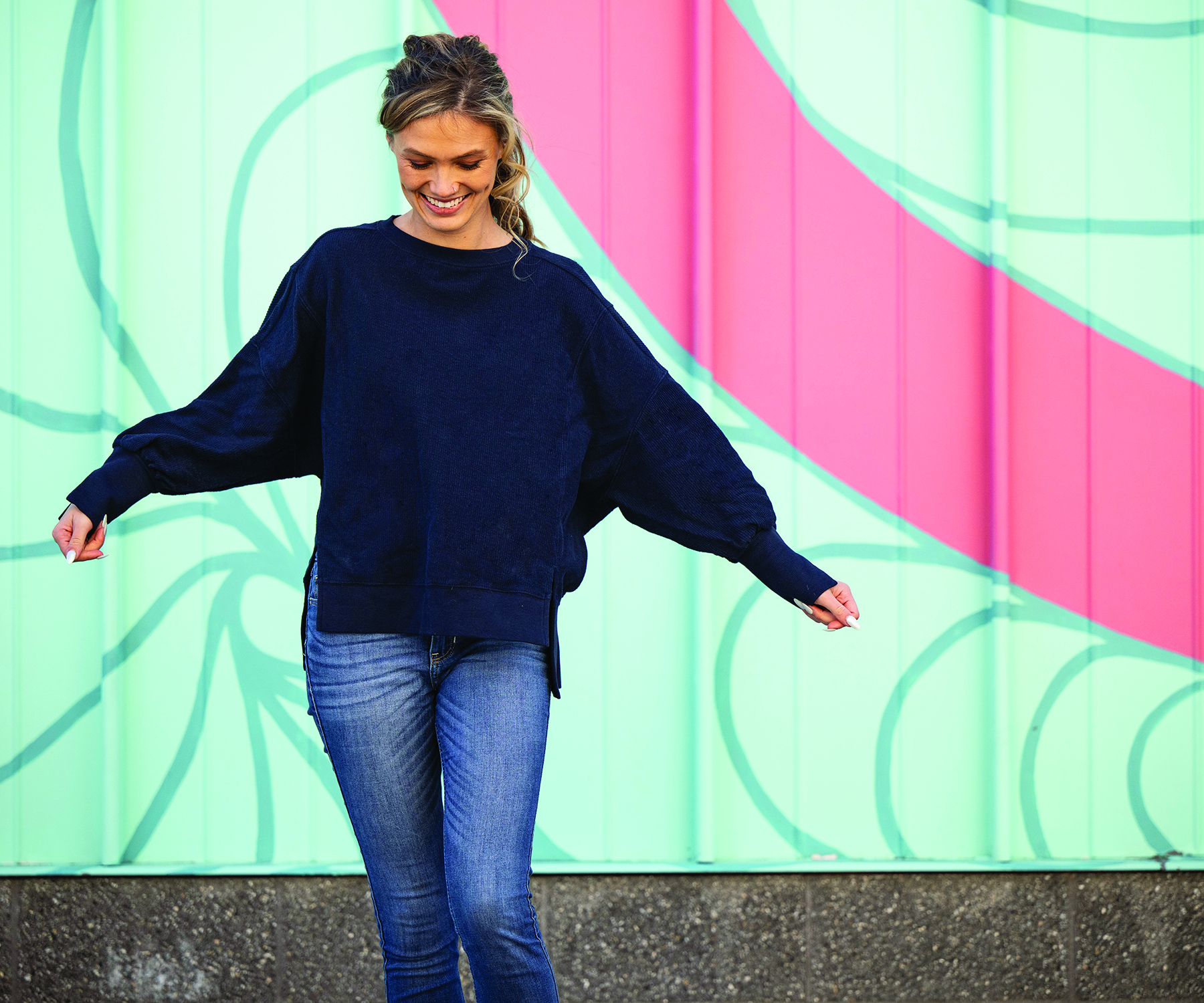 Women's Camden Spliced Crew Neck Sweatshirt 10