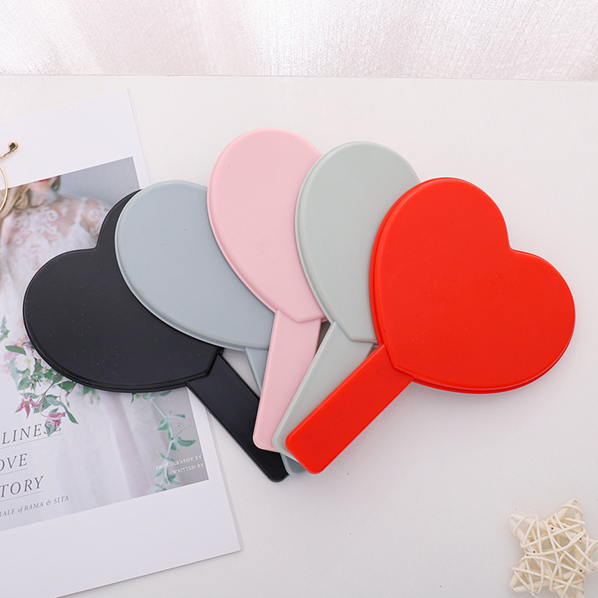 Heart-Shaped Travel Handheld Mirror 2
