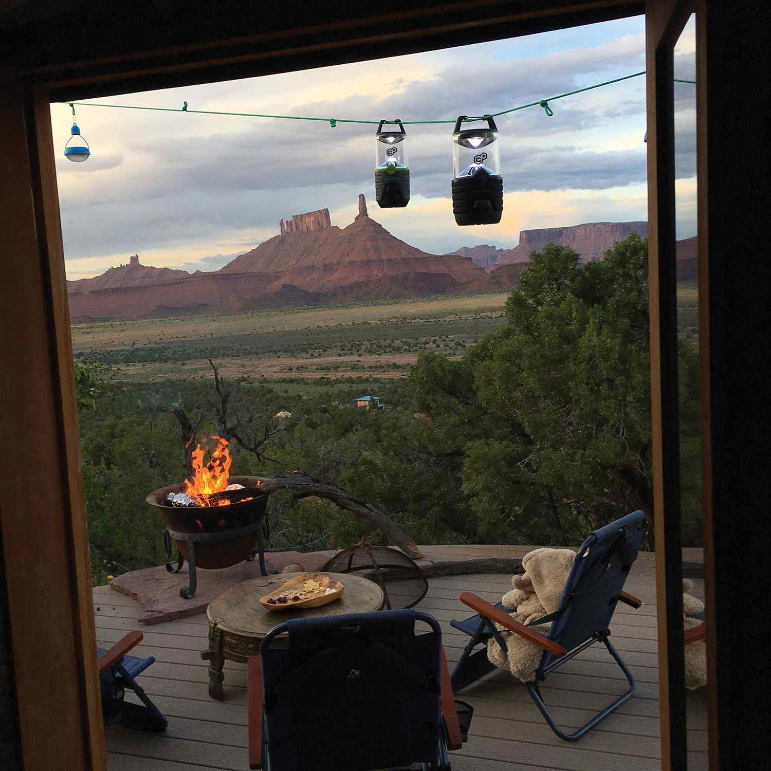 Nite Ize Radiant 400 Lantern 1