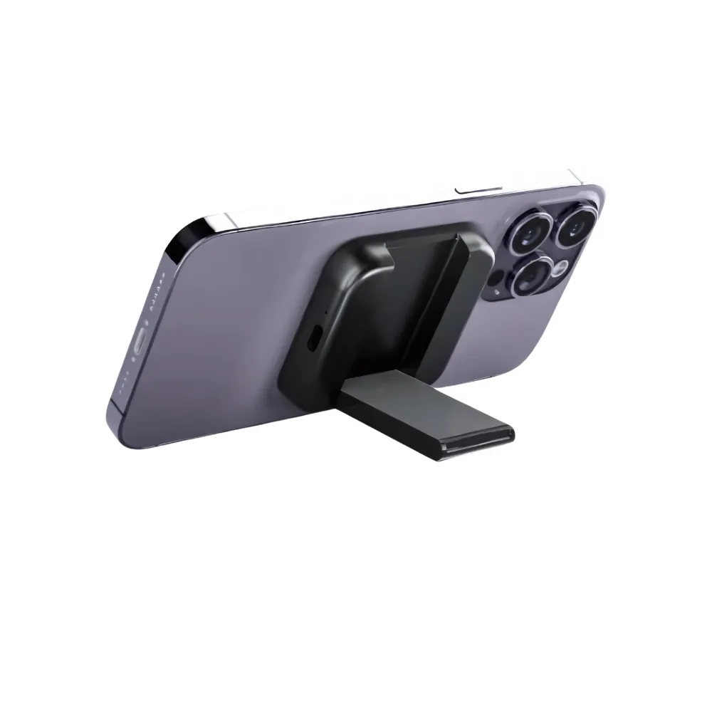 Ultra-Compact Cube Qi Charger 4