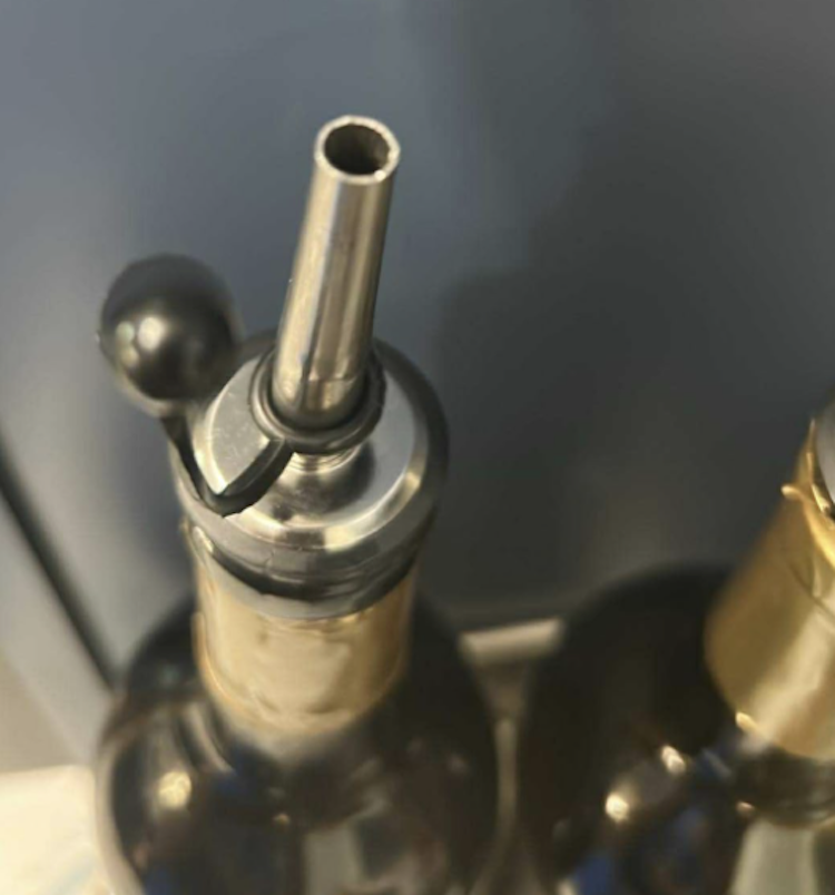 Liquor Pour Spout With Dust Caps 3