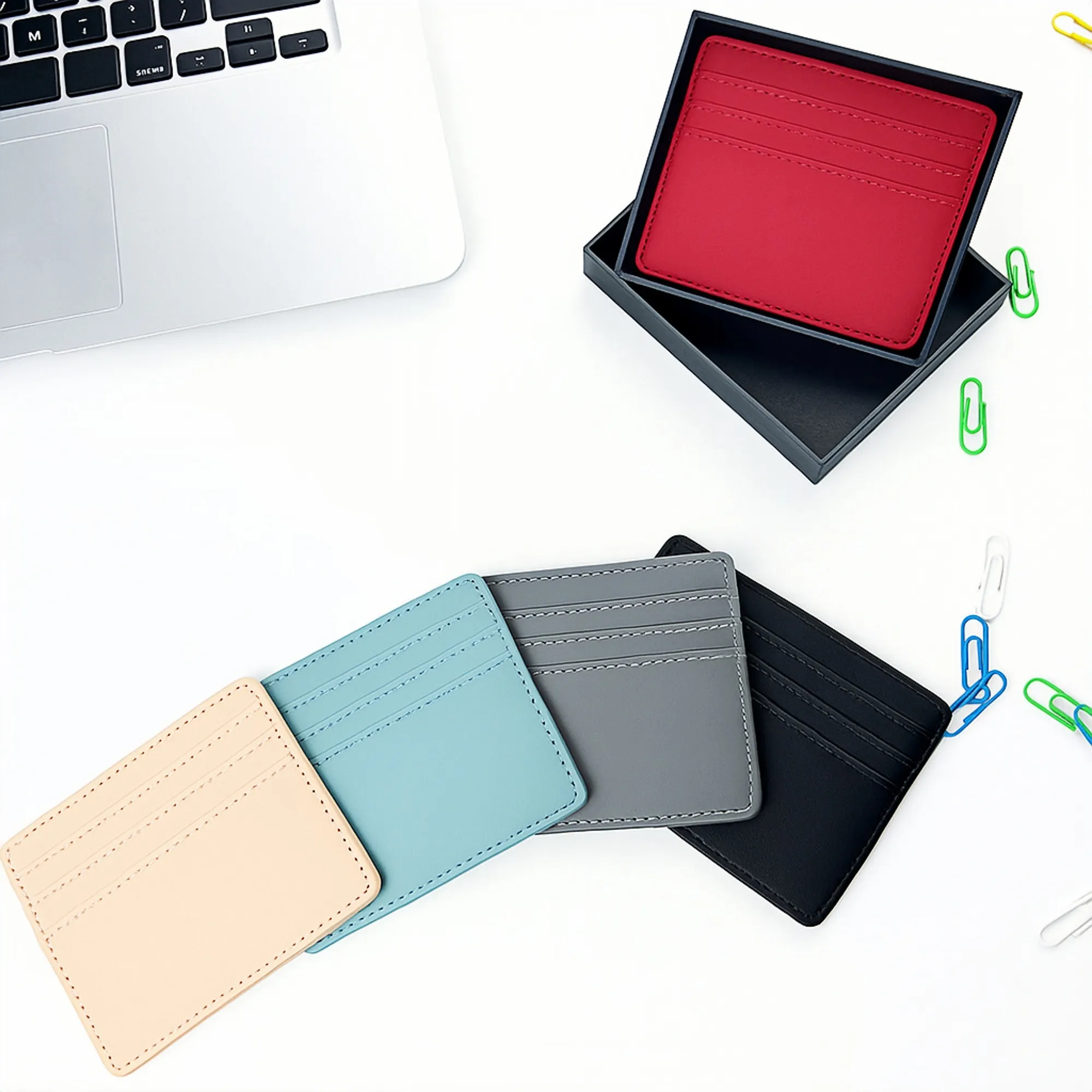This stylish card holder combines durability and functionali 1