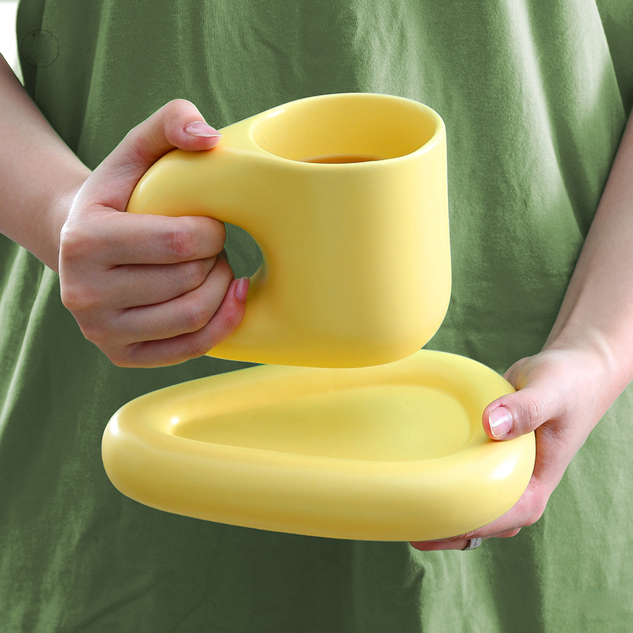 Chubby Ceramic Cup with Ceramic Saucer 2