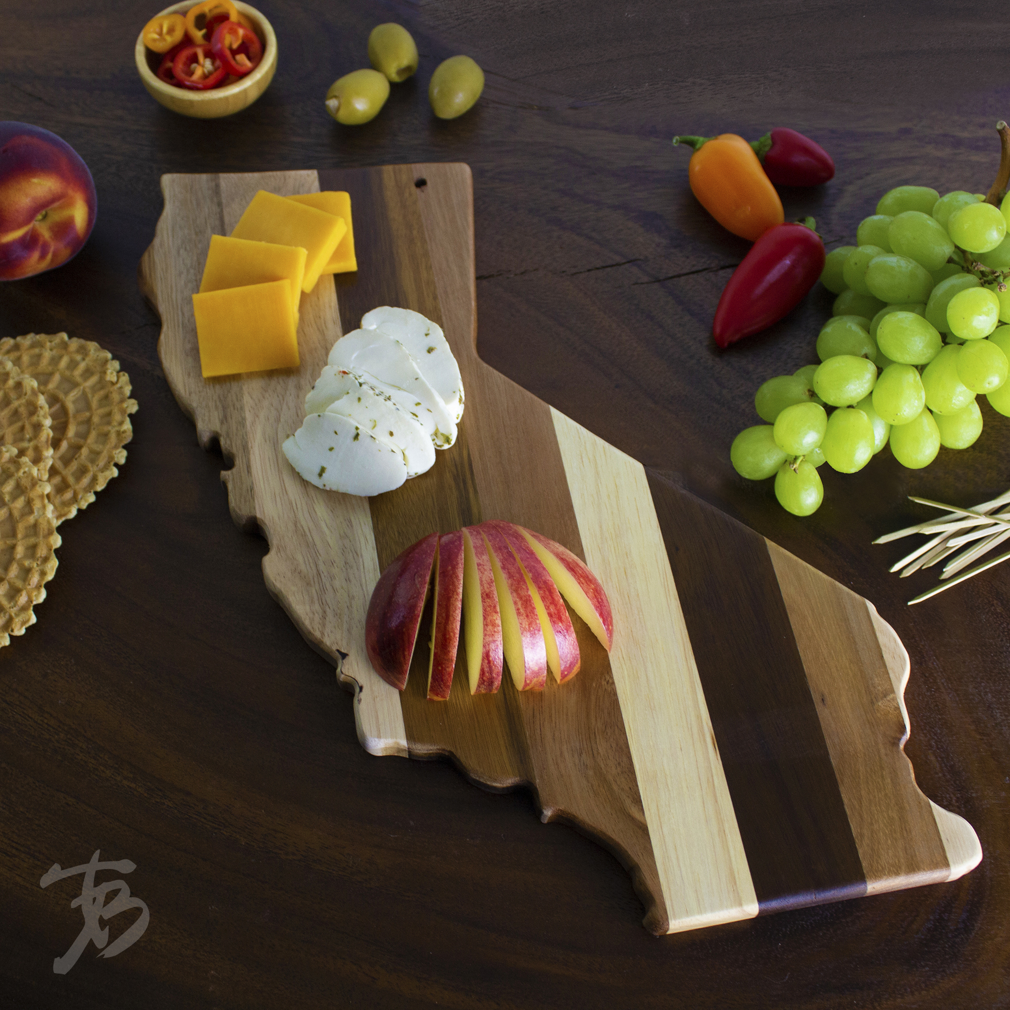 Rock & Branch® Shiplap Series California State Shaped Wood Serving and Cutting Board 4