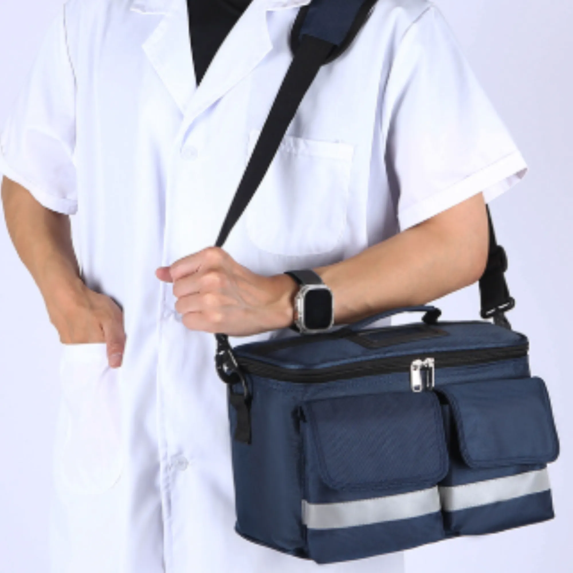 Reflective Medical Shoulder Bag for Emergency Use 2
