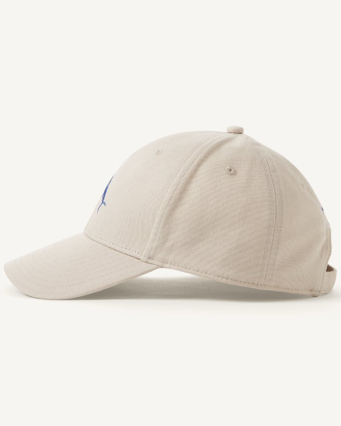 Baseball cap with adjustable metal buckle 3
