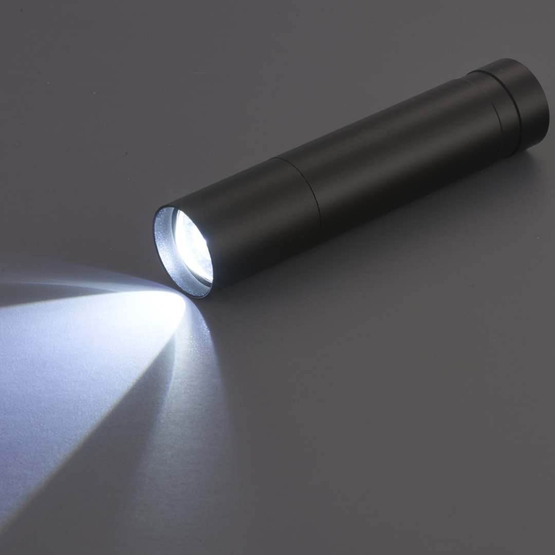 Rechargeable 2200mah Flashlight 64