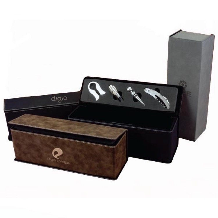 Leatherette Wine Tool Set & Bottle Case 9
