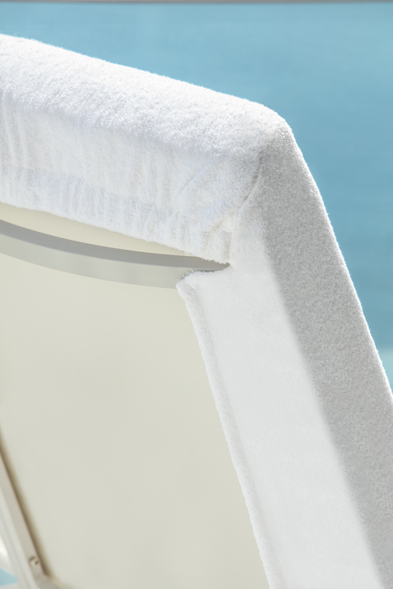 Terry Lounge Chair Cover w/Elastic Hood (96"x46") 1