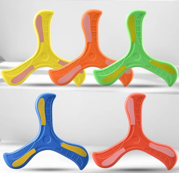 Boomerang with glow in the dark 2