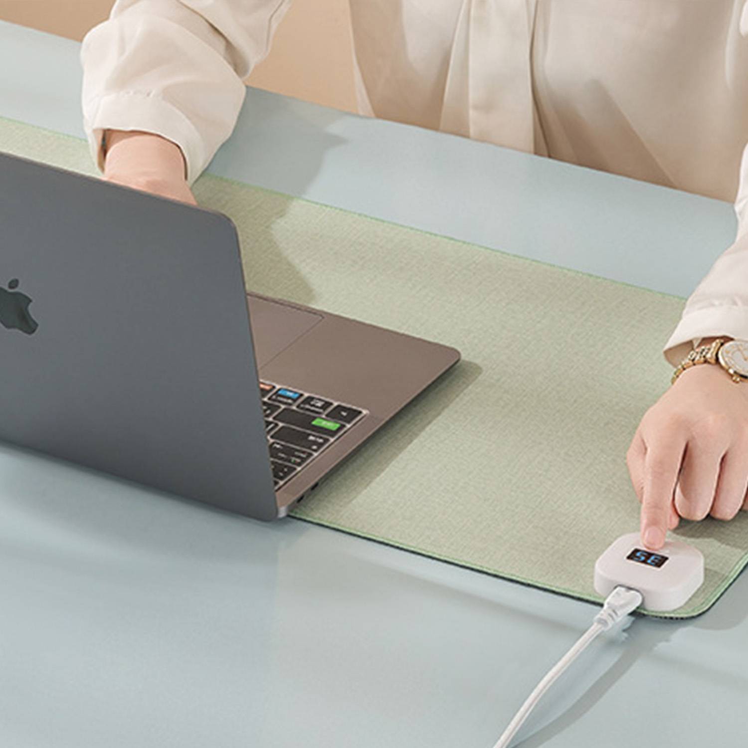Heated mouse pad with temperature display 5