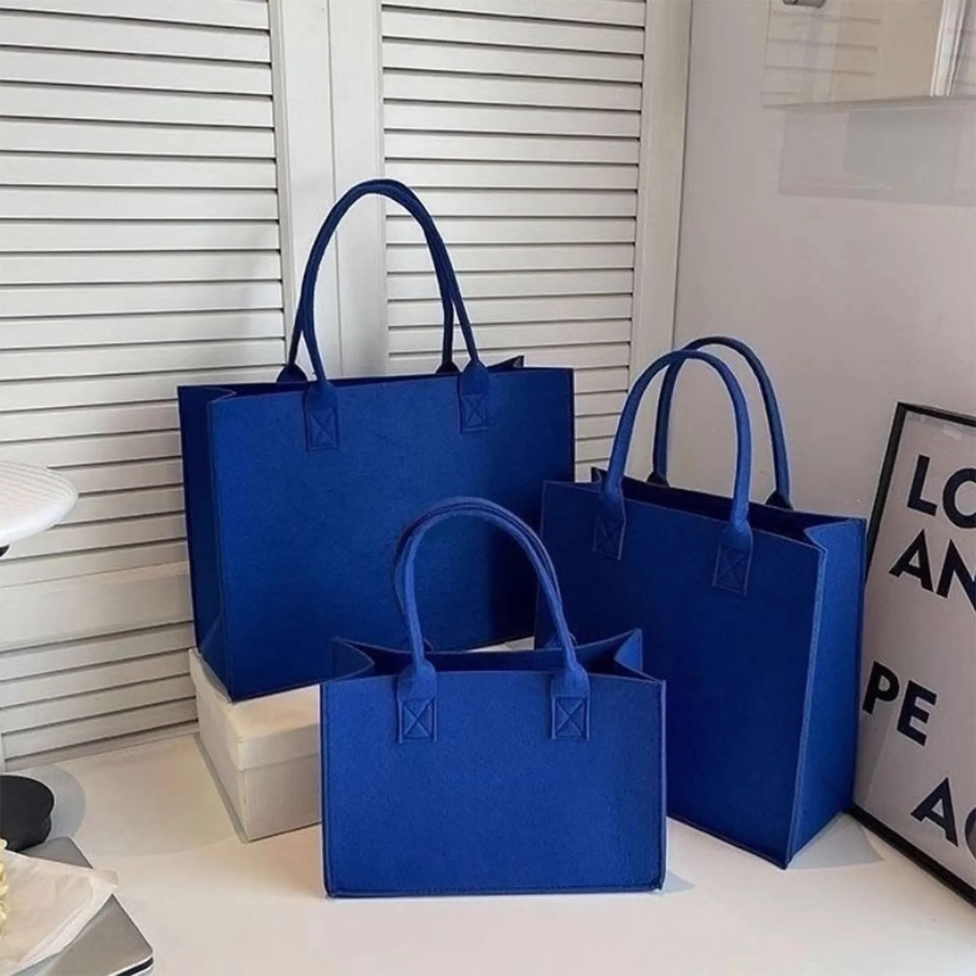 Large Capacity Felt Tote Bag 2