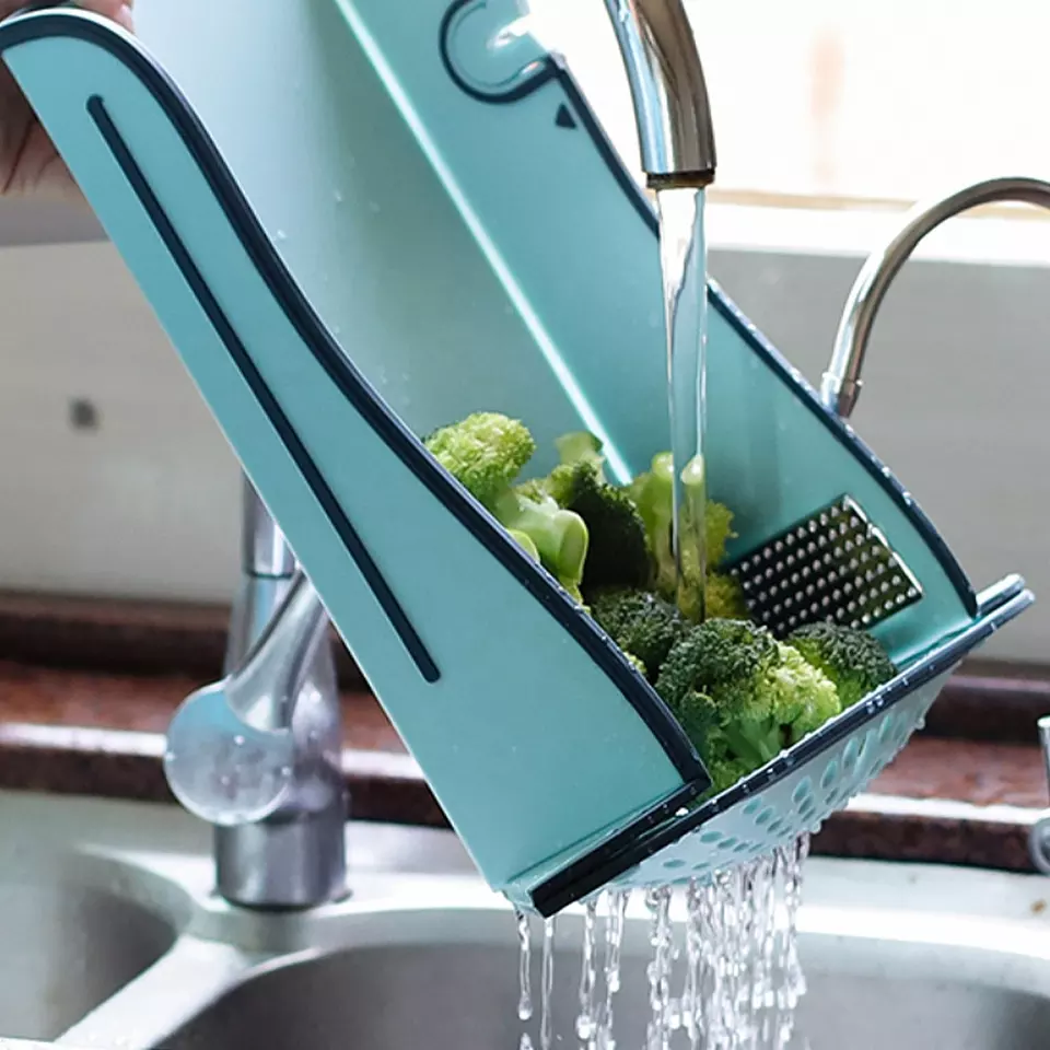 Multifunctional Collapsible Cutting Board 3