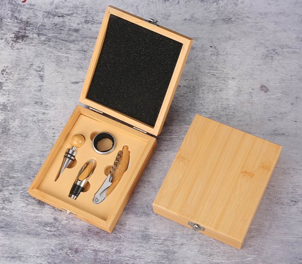 4-Piece Set Of Bamboo And Wood Wine Stoppers 3