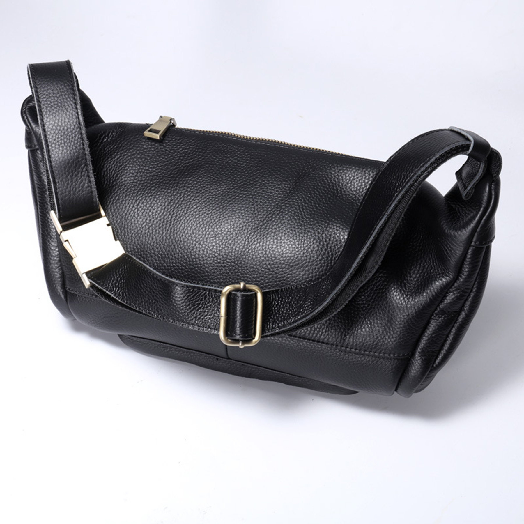 Leather Waterproof Fanny Pack With Hip Belt 3
