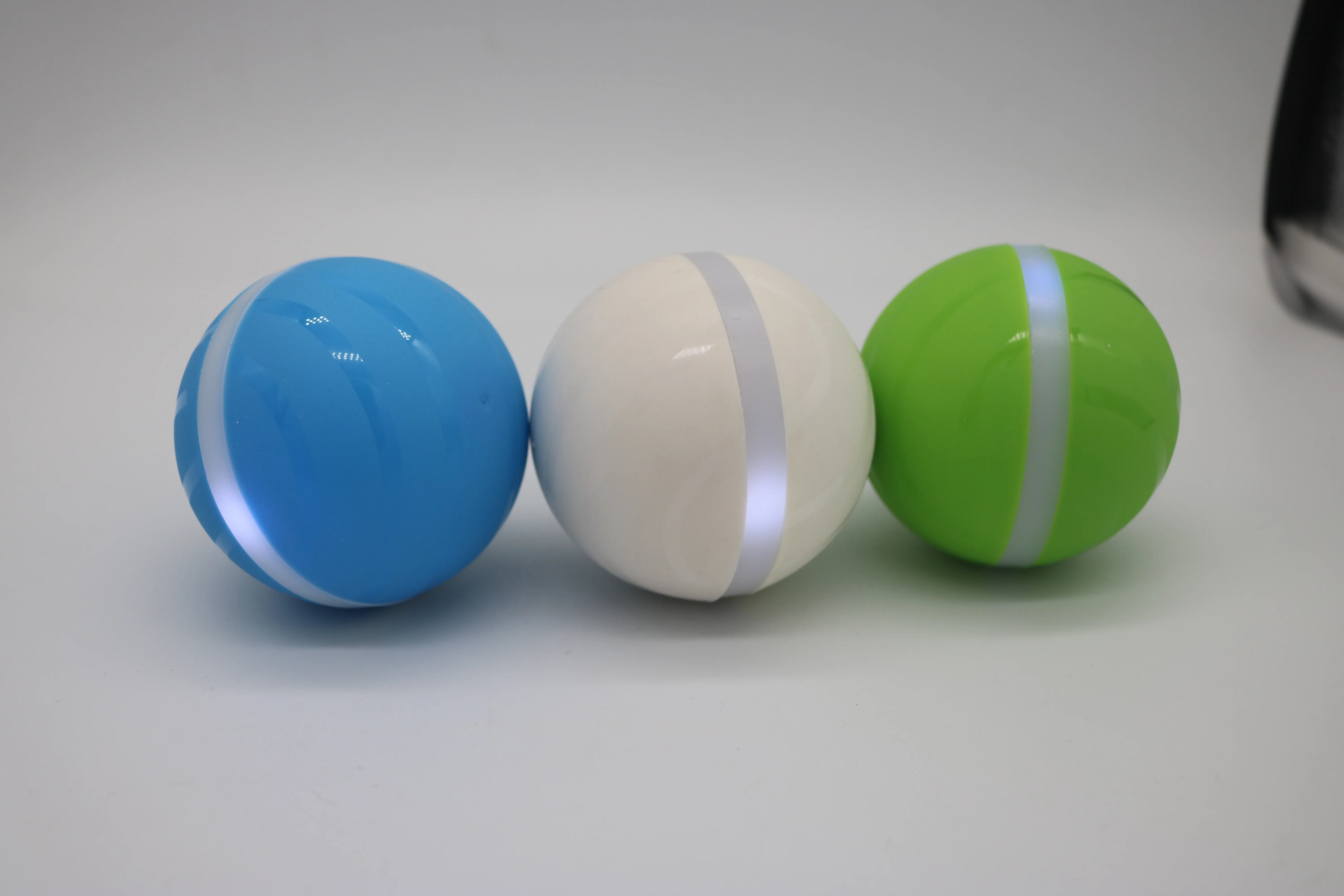 Automatic Rolling Pet Toy Ball With Waterproof Design 3