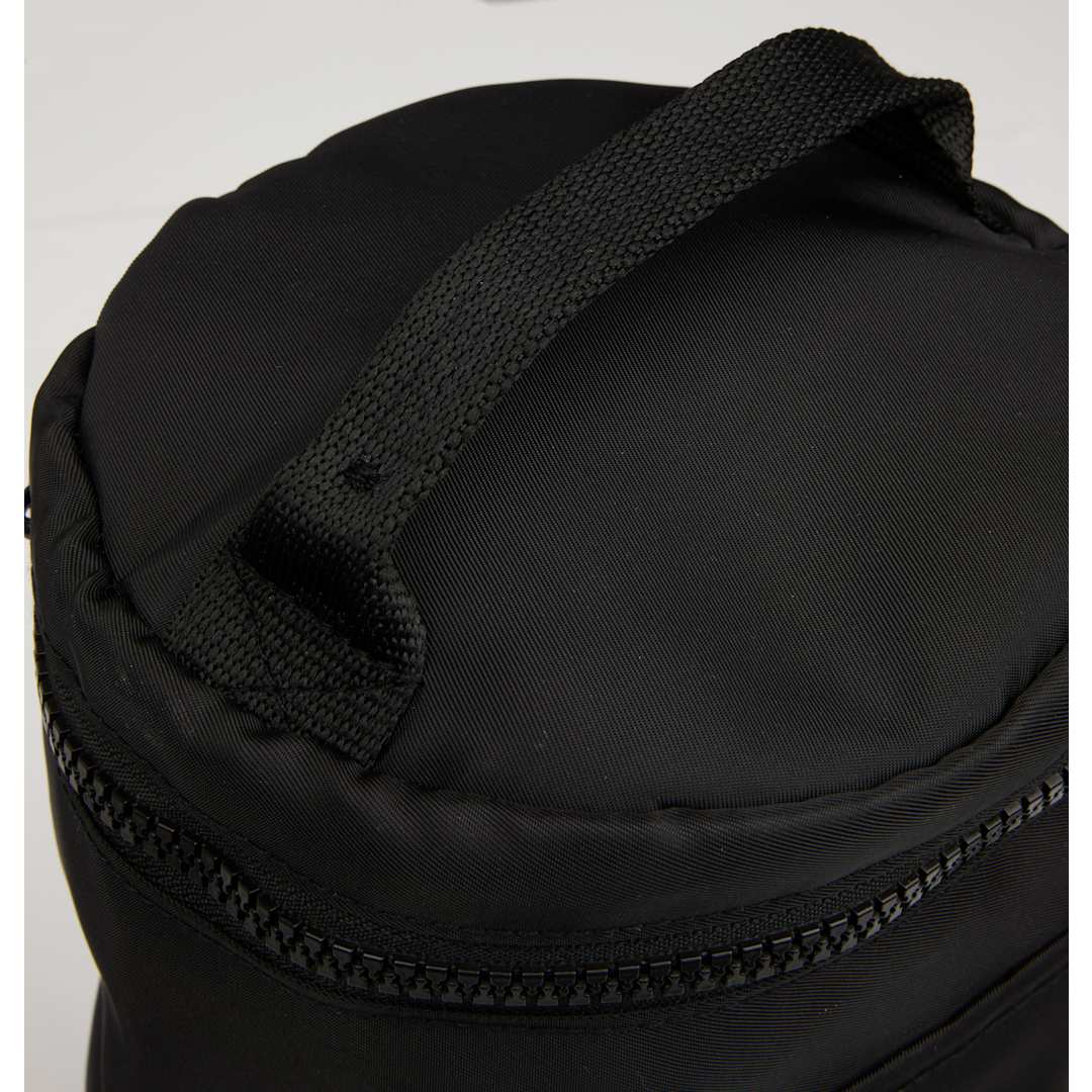 Wellable Recycled Round Travel Case 23