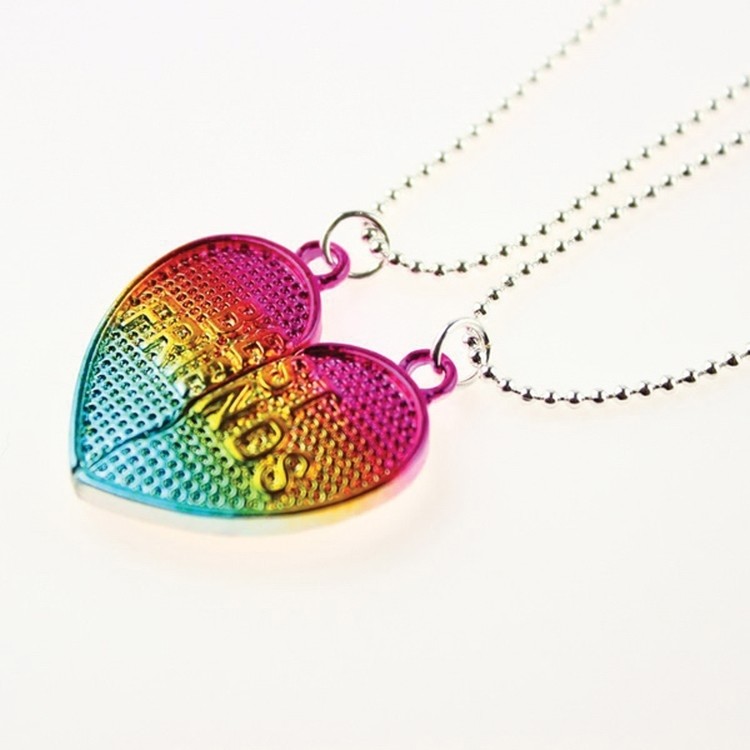 Heart Shaped Magnetic Necklace For BBF and Lovers 2